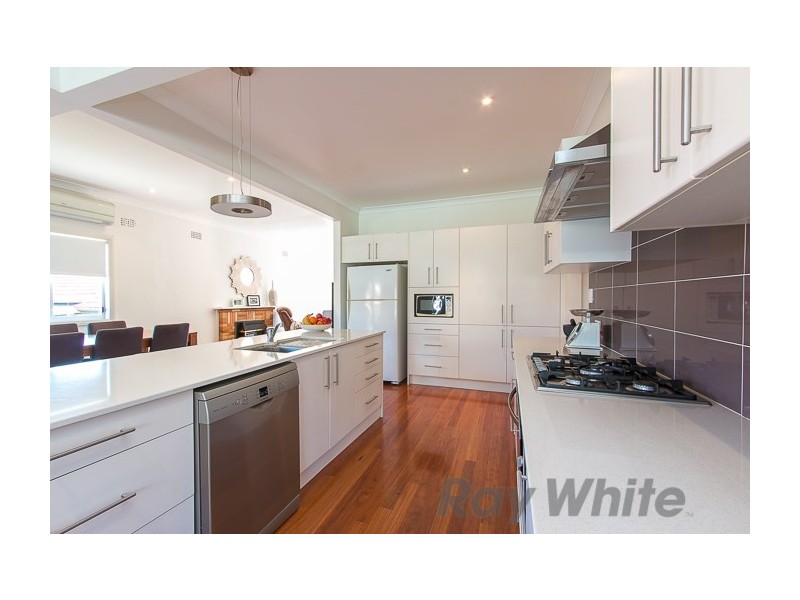 8 Hallvert Crescent, Charlestown NSW 2290