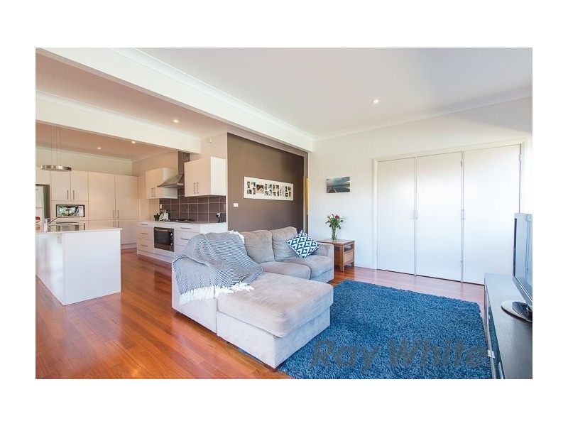 8 Hallvert Crescent, Charlestown NSW 2290