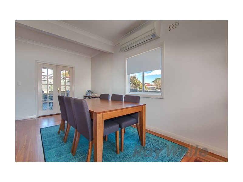 8 Hallvert Crescent, Charlestown NSW 2290