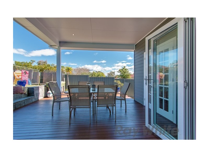 8 Hallvert Crescent, Charlestown NSW 2290