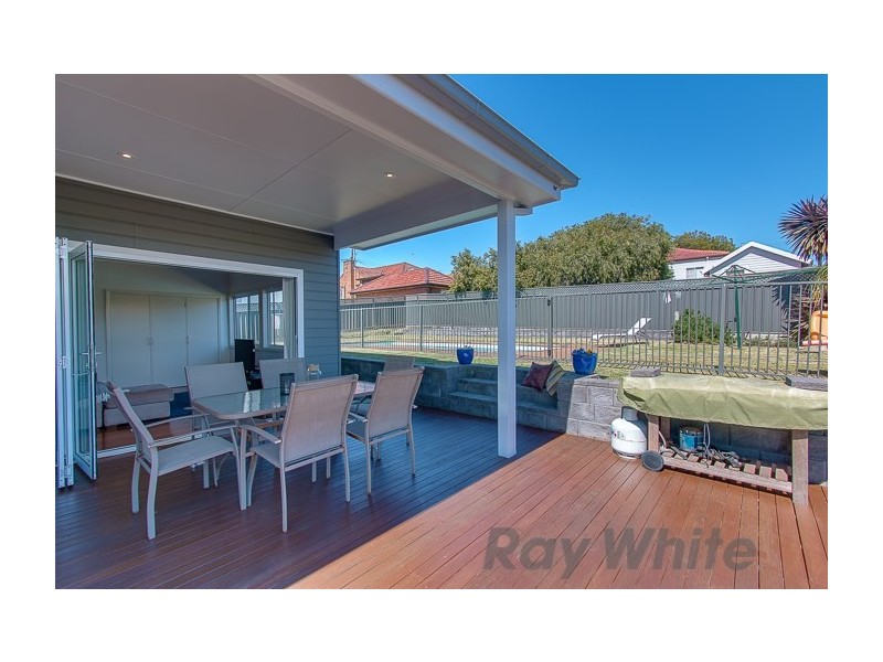 8 Hallvert Crescent, Charlestown NSW 2290