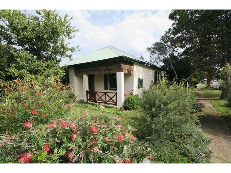 33 Jellicoe Parade, New Lambton NSW 2305