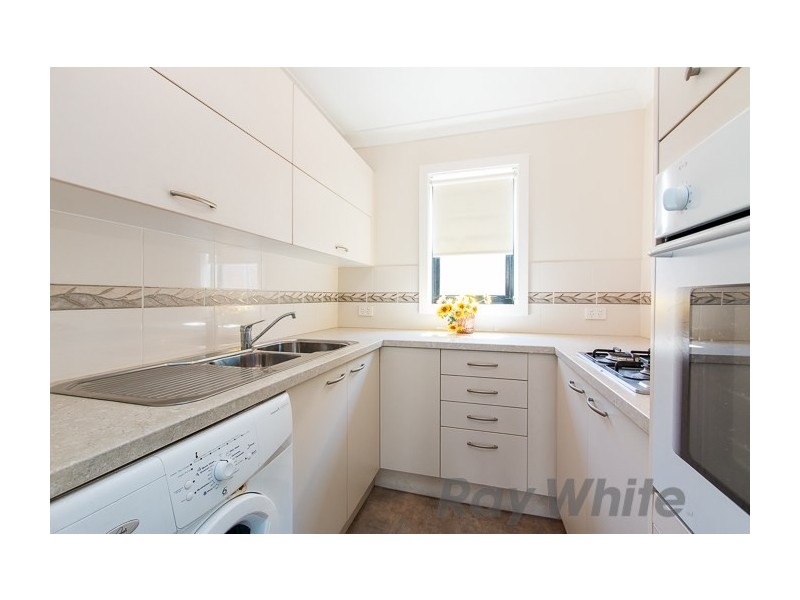 14 Kitchener Parade, Mayfield East NSW 2304