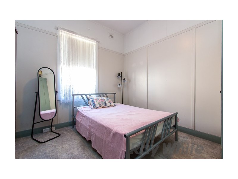 14 Kitchener Parade, Mayfield East NSW 2304