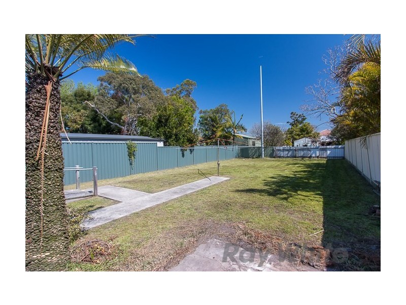 14 Kitchener Parade, Mayfield East NSW 2304