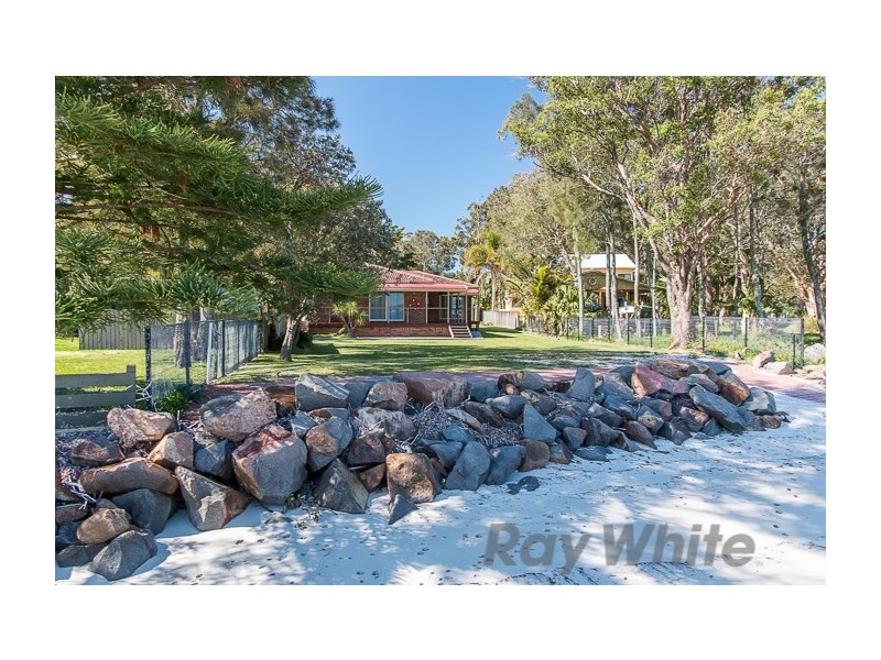 34 Cunningham Street, Pindimar NSW 2324