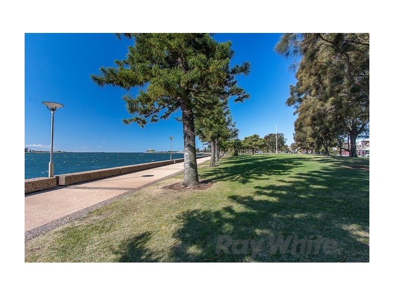 2/304 Wharf Road, Newcastle NSW 2300