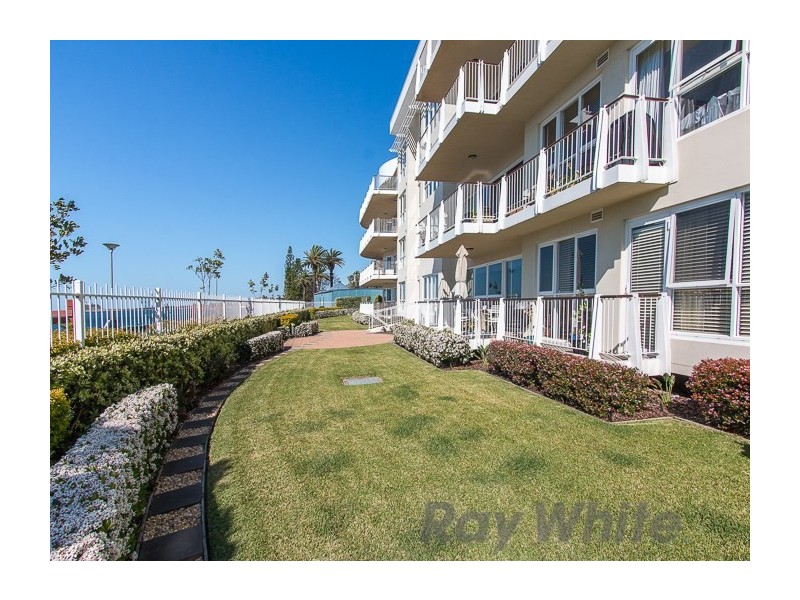2/304 Wharf Road, Newcastle NSW 2300