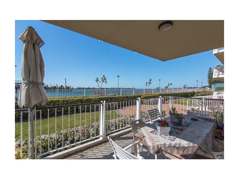 2/304 Wharf Road, Newcastle NSW 2300