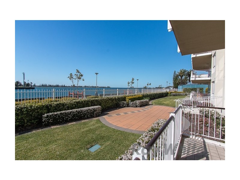 2/304 Wharf Road, Newcastle NSW 2300
