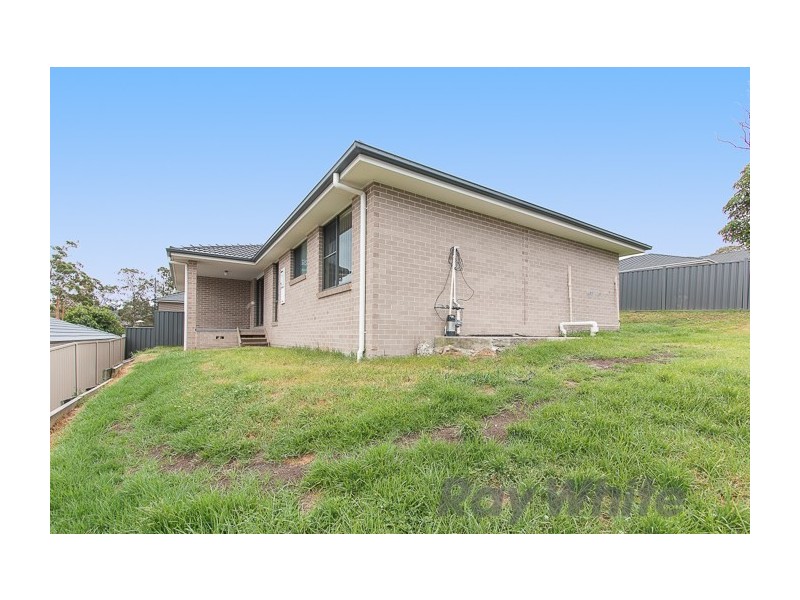 14 Raleigh Street, Cameron Park NSW 2285