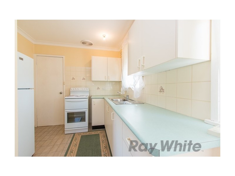 4 Pine Place, Gateshead NSW 2290