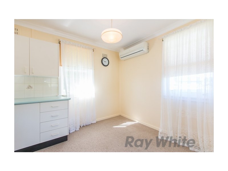 4 Pine Place, Gateshead NSW 2290