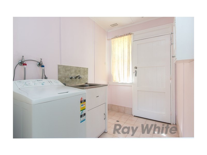 4 Pine Place, Gateshead NSW 2290