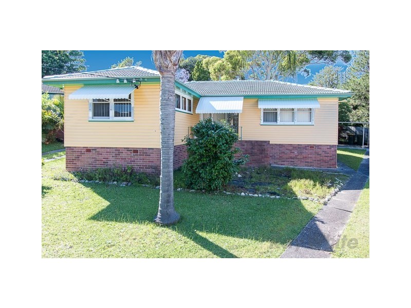 4 Pine Place, Gateshead NSW 2290