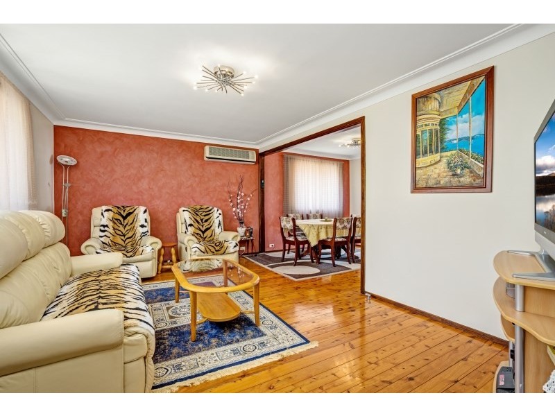 8 Hazelton Grove, Charlestown NSW 2290