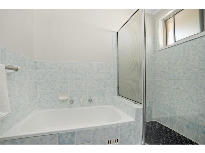 8 Hazelton Grove, Charlestown NSW 2290