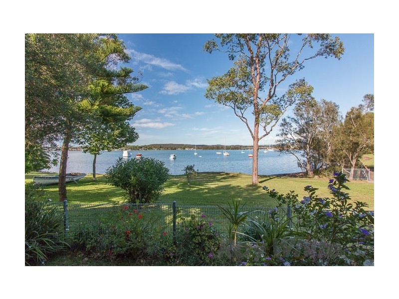 51A Bay Road, Bolton Point NSW 2283
