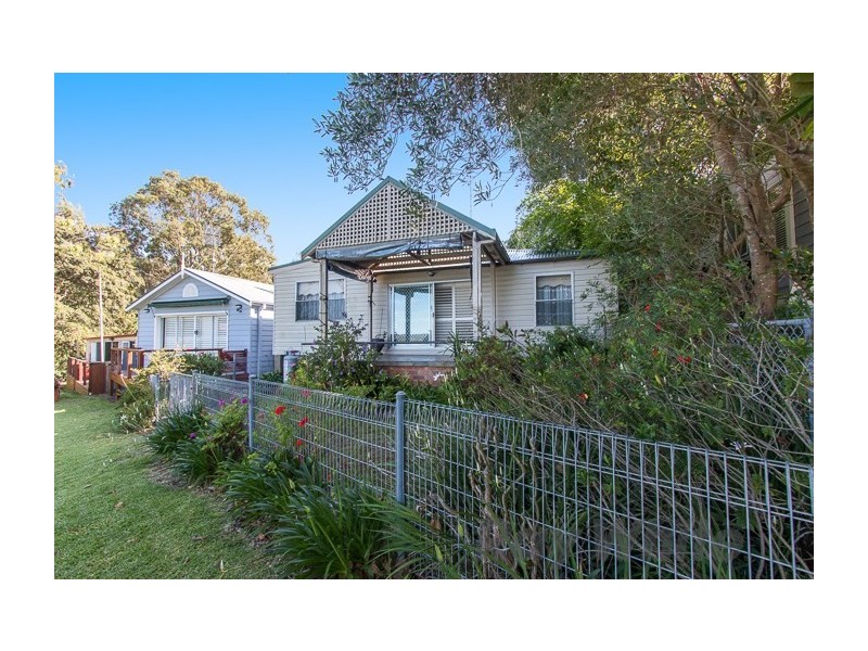 51A Bay Road, Bolton Point NSW 2283