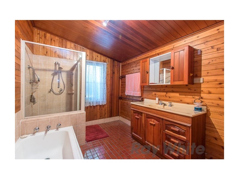 51A Bay Road, Bolton Point NSW 2283