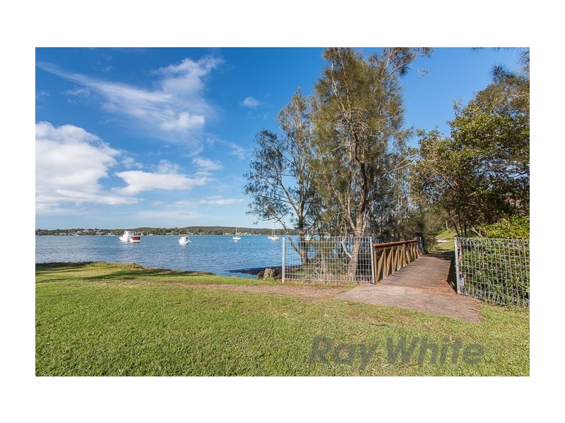 51A Bay Road, Bolton Point NSW 2283