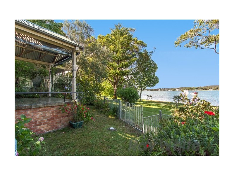 51A Bay Road, Bolton Point NSW 2283