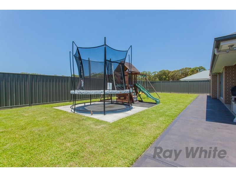 4 Jabiru Drive, Fern Bay NSW 2295