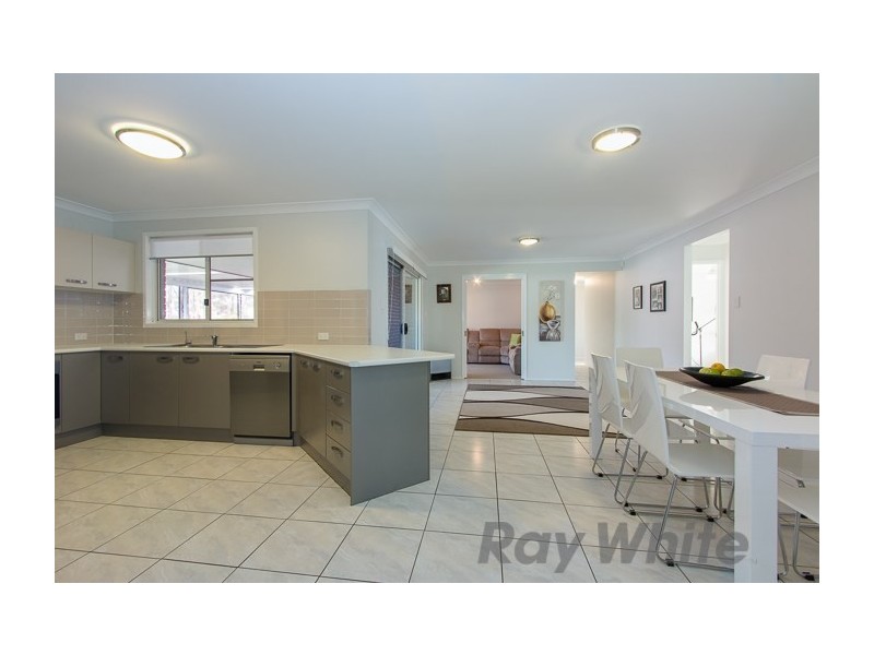 16 Clarkstone Avenue, Cameron Park NSW 2285