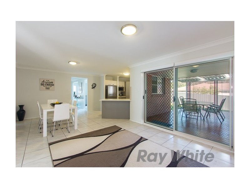 16 Clarkstone Avenue, Cameron Park NSW 2285