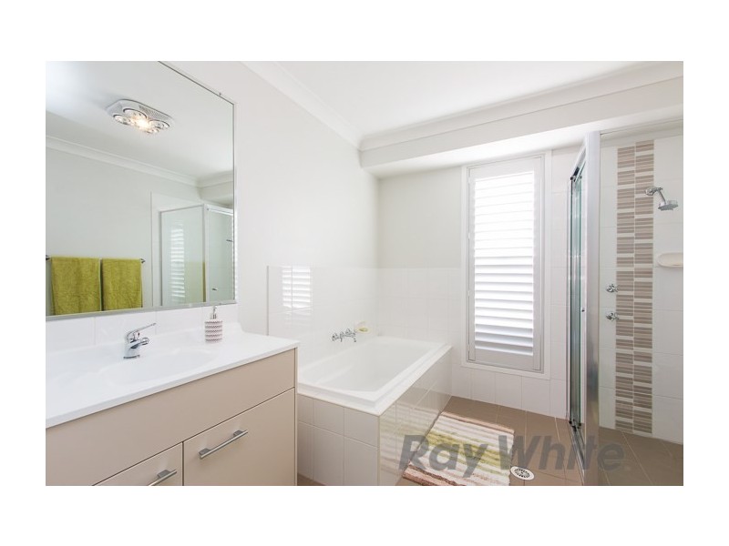 16 Clarkstone Avenue, Cameron Park NSW 2285