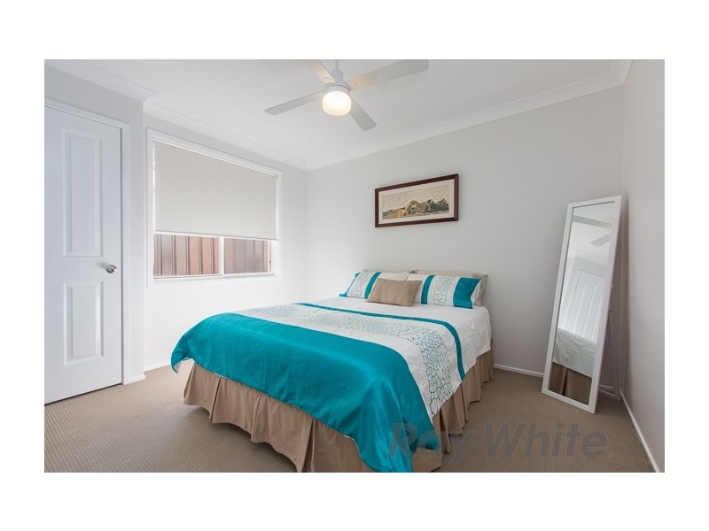 16 Clarkstone Avenue, Cameron Park NSW 2285