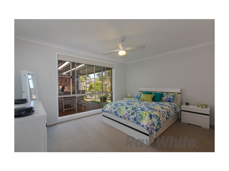 16 Clarkstone Avenue, Cameron Park NSW 2285
