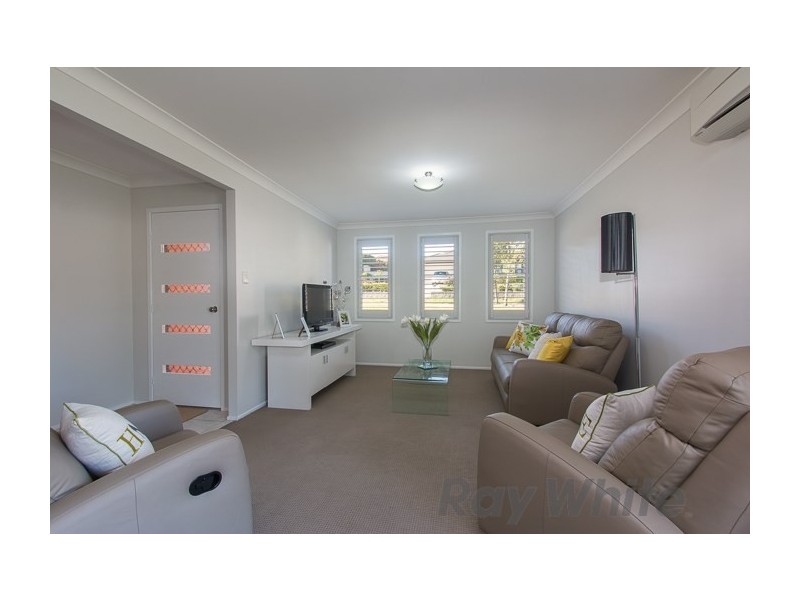 16 Clarkstone Avenue, Cameron Park NSW 2285