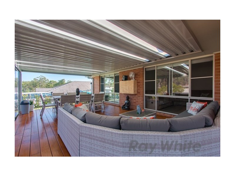 16 Clarkstone Avenue, Cameron Park NSW 2285