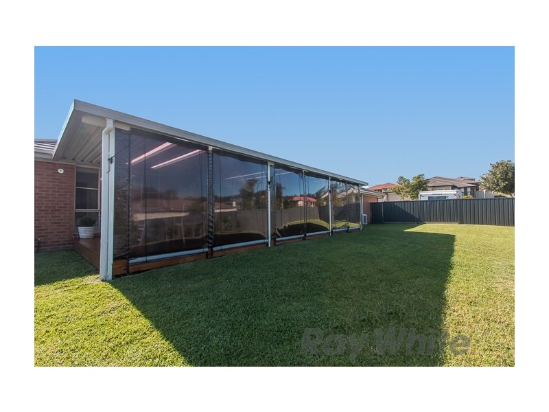 16 Clarkstone Avenue, Cameron Park NSW 2285