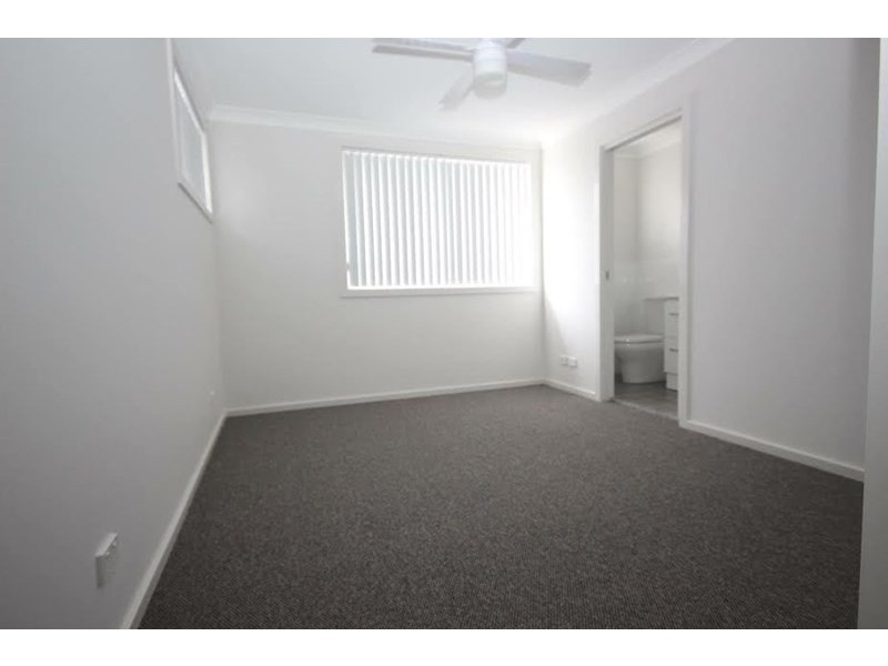 1/301 Sandgate Road, Shortland NSW 2307