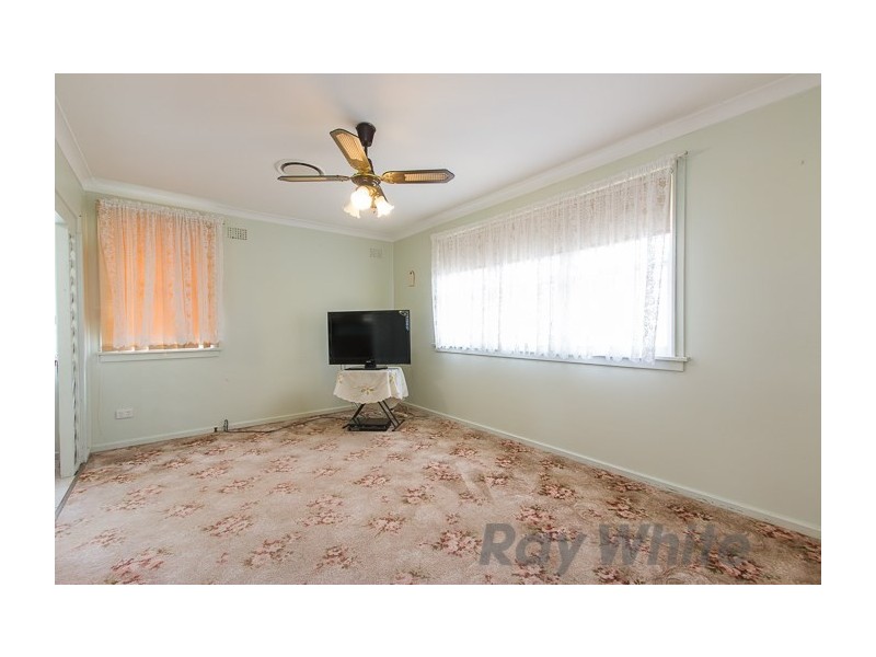 5 Pine Place, Gateshead NSW 2290