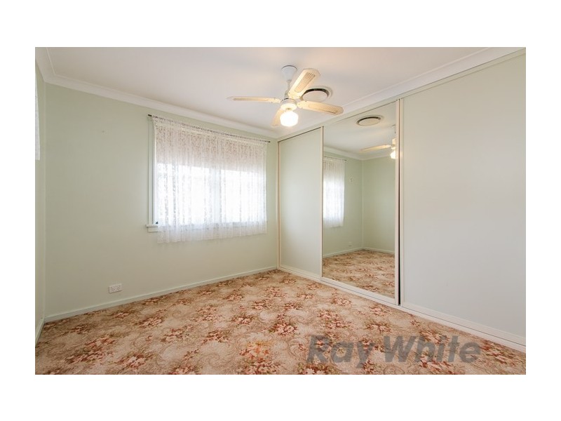 5 Pine Place, Gateshead NSW 2290