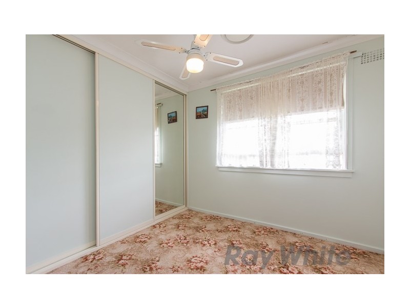 5 Pine Place, Gateshead NSW 2290