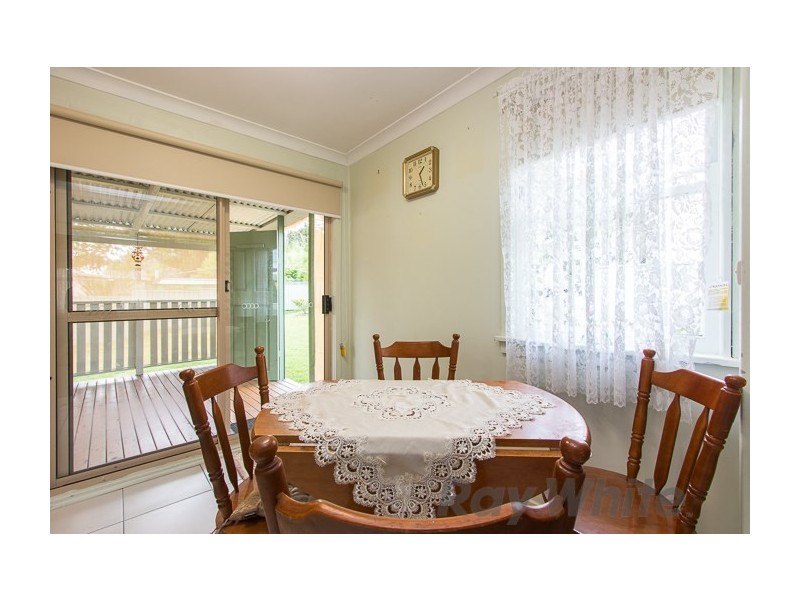 5 Pine Place, Gateshead NSW 2290