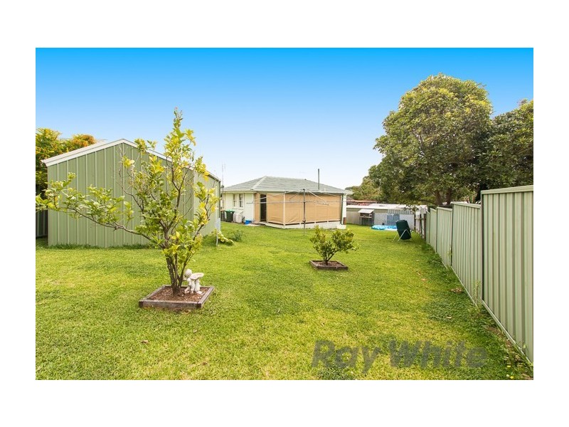 5 Pine Place, Gateshead NSW 2290