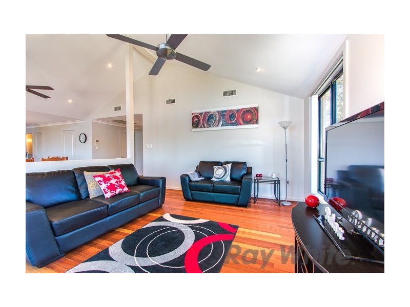 27 Jupiter Circuit, Cameron Park NSW 2285