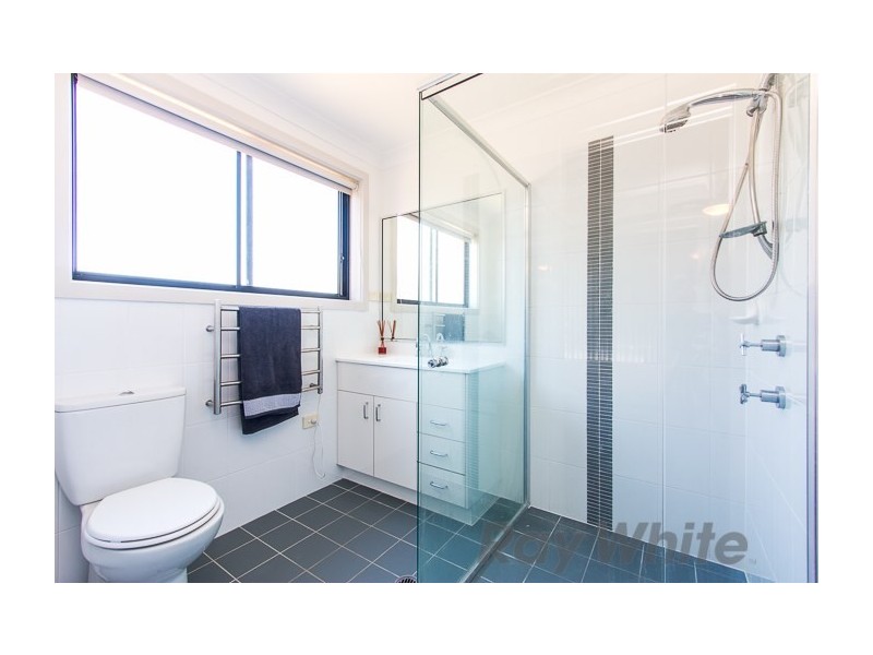 27 Jupiter Circuit, Cameron Park NSW 2285