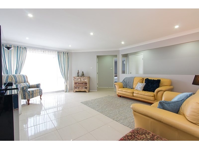 14 Woodside Drive, Eleebana NSW 2282