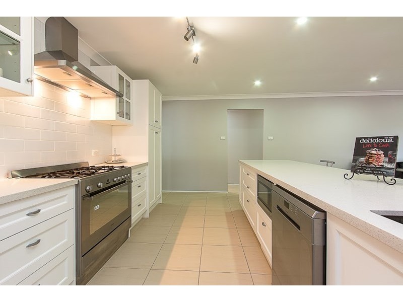 14 Woodside Drive, Eleebana NSW 2282
