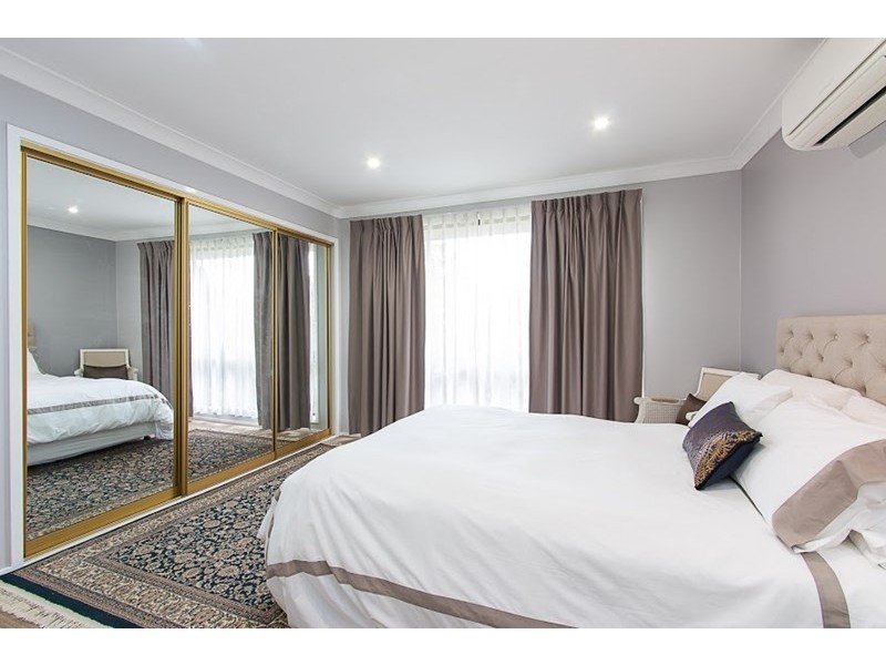 14 Woodside Drive, Eleebana NSW 2282
