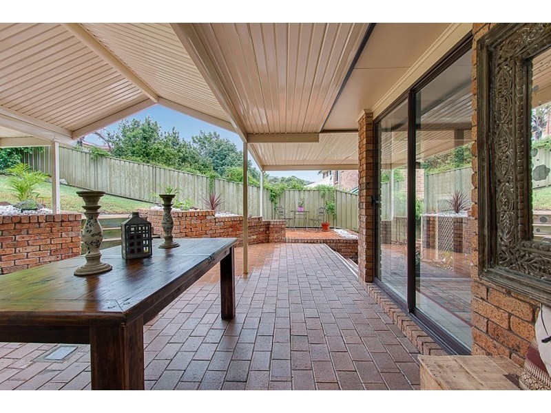 14 Woodside Drive, Eleebana NSW 2282