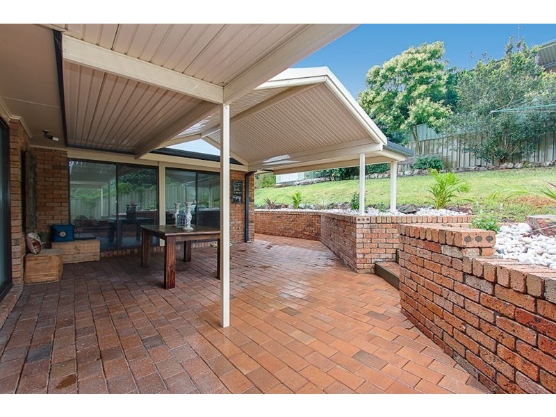 14 Woodside Drive, Eleebana NSW 2282
