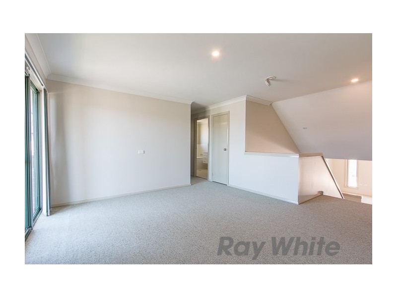 10 Dianella Street, Floraville NSW 2280