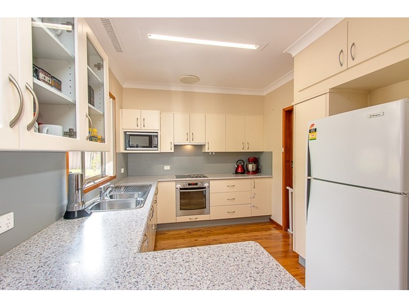 13 Amsdale Avenue, Macquarie Hills NSW 2285